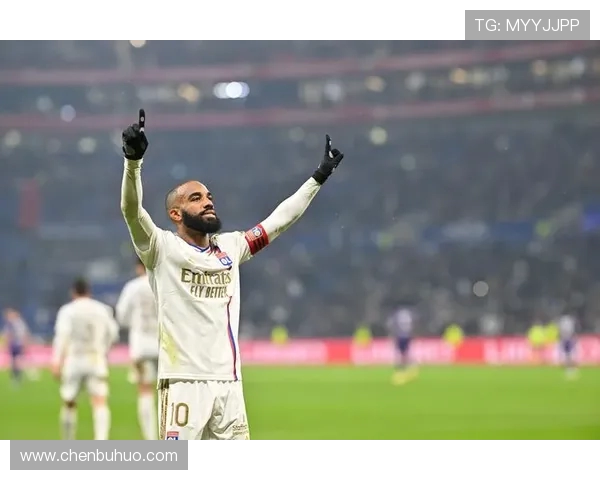 埃弗顿报价3600万欧求购福法纳 里昂开价4000万欧谈判陷僵局